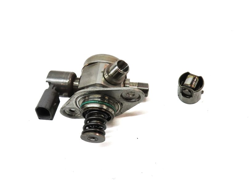 Thumbnail 2: 12-18 MERCEDES C E GLE GLK ML (W204 W207 W212 W166) M276 HIGH PRESSURE FUEL PUMP