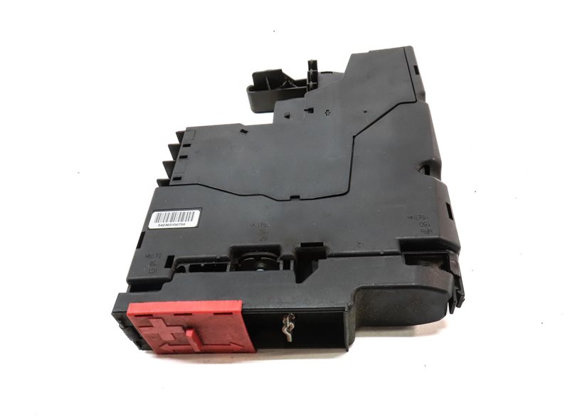Thumbnail 2: 2016 MERCEDES E350 (W212) 3.5L ENGINE POSITIVE BATTERY TERMINAL FUSE BOX