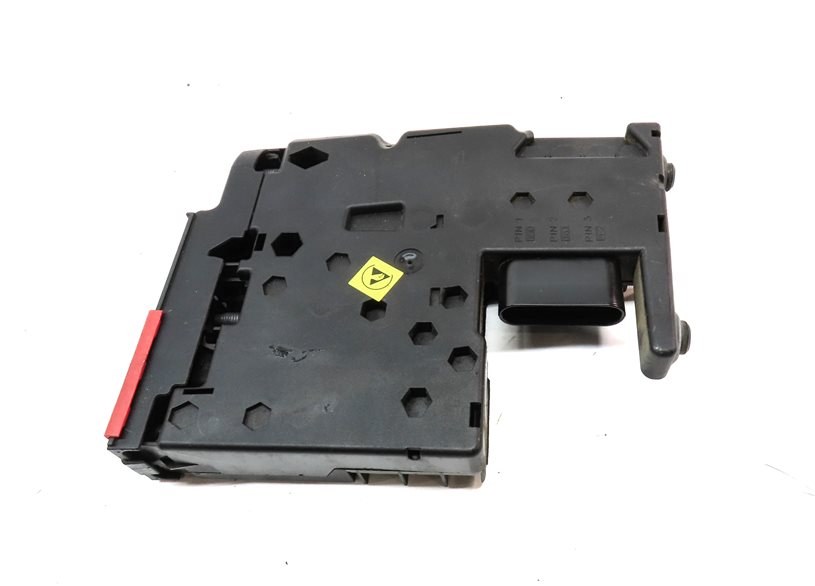 Thumbnail 6: 2016 MERCEDES E350 (W212) 3.5L ENGINE POSITIVE BATTERY TERMINAL FUSE BOX