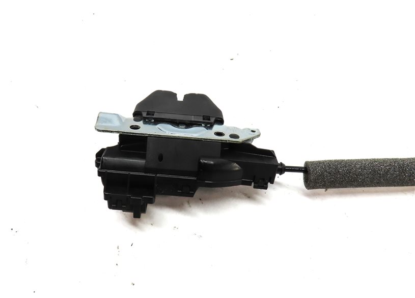 Thumbnail 5: 2016 MERCEDES E350 (W212) REAR CENTER TRUNK TAILGATE LIFTGATE HATCH LATCH