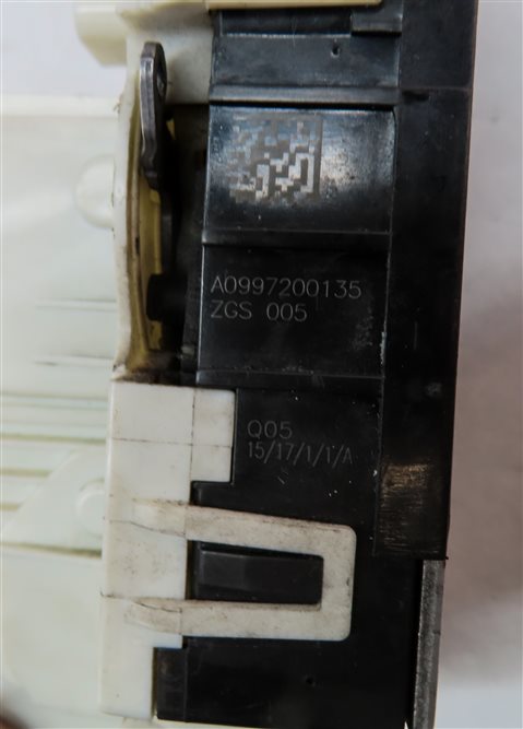Thumbnail 7: 2010-2019 MB C300 C350 E350 E550 GLK250 GLK350 SL450 SL550 LEFT FRONT DOOR LATCH