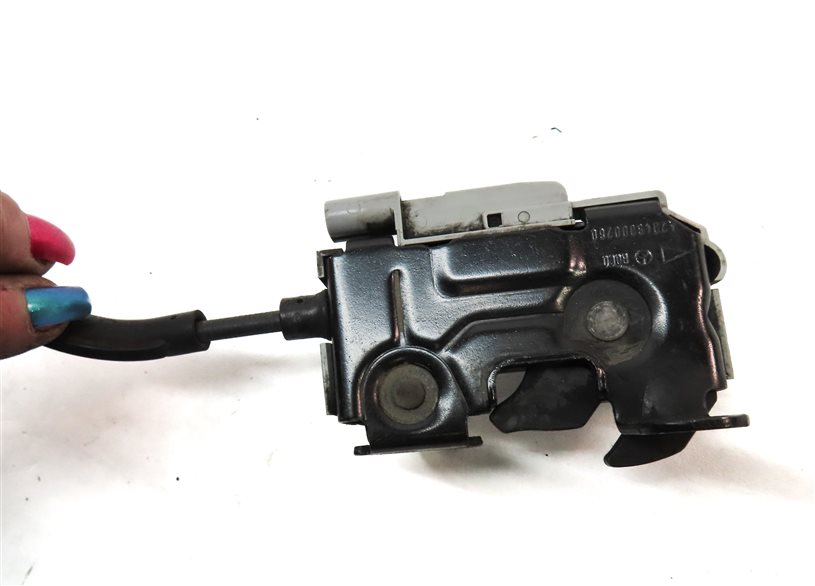 Thumbnail 6: 2016 MERCEDES E350 (W212) FRONT LEFT & RIGHT HOOD BONNET LID LATCH SET/2