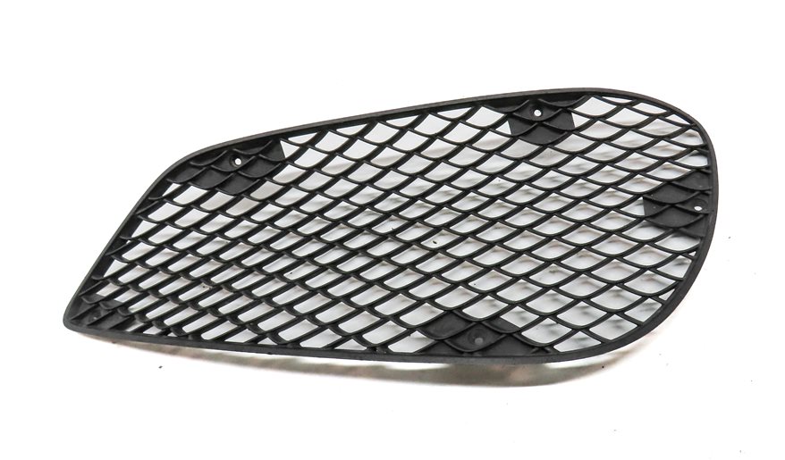 Thumbnail 2: 2014-2016 MERCEDES E-CLASS (W212) FRONT RIGHT PASSENGER LOWER BUMPER GRILLE TRIM