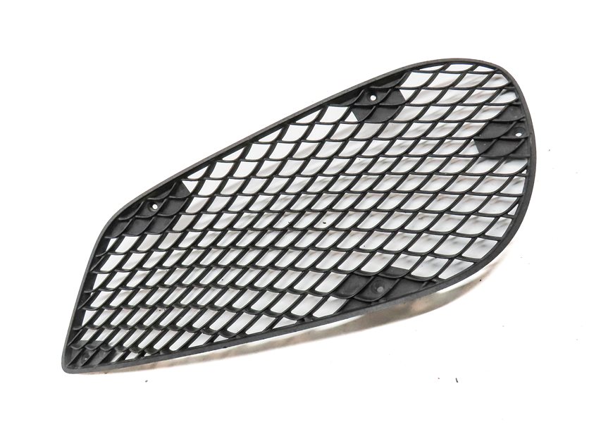 Thumbnail 3: 2014-2016 MERCEDES E-CLASS (W212) FRONT RIGHT PASSENGER LOWER BUMPER GRILLE TRIM