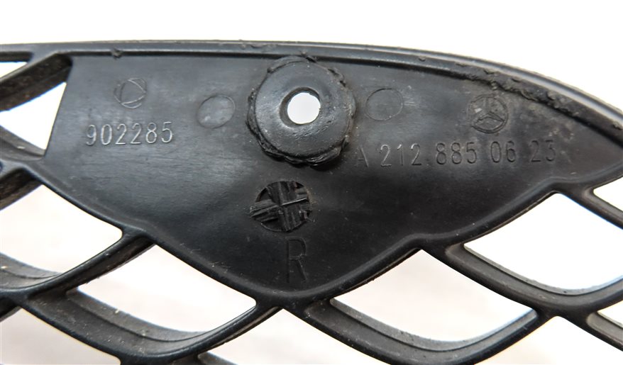 Thumbnail 6: 2014-2016 MERCEDES E-CLASS (W212) FRONT RIGHT PASSENGER LOWER BUMPER GRILLE TRIM