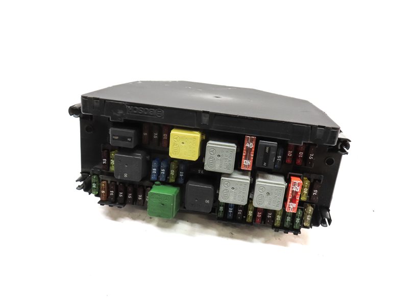 13-18 MERCEDES E S SL CLS W212 W222 FRONT SIGNAL ACQUISITION MODULE w/ FUSE BOX