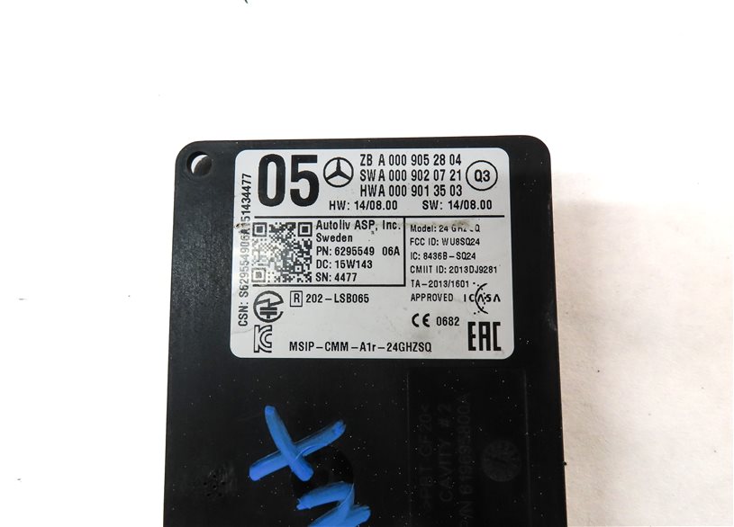 Thumbnail 4: 16 MERCEDES E350 W212 FRONT BRAKE ASSIST COLLISION AVOIDANCE RADAR SENSOR MODULE