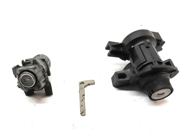 Thumbnail 2: 2016 MERCEDES E350 (W212) LEFT DRIVER DOOR & REAR TRUNK LOCK CYLINDER KEY SET/3