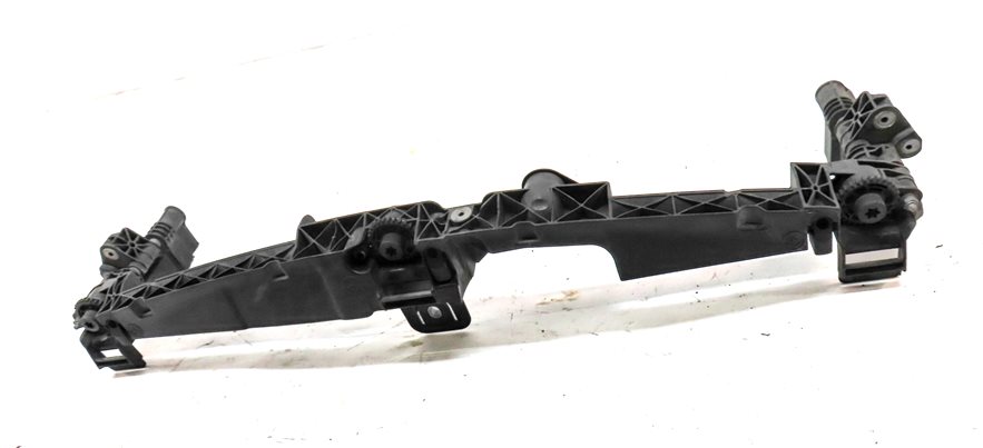 Thumbnail 2: 2016 MERCEDES E350 (W212) FRONT UPPER MAIN GRILLE SUPPORT MOUNT BRACKET