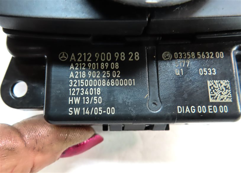 Thumbnail 6: 16-18 MERCEDES E CLS (W212 W218) CONSOLE MEDIA RADIO NAVIGATION CONTROL KNOB