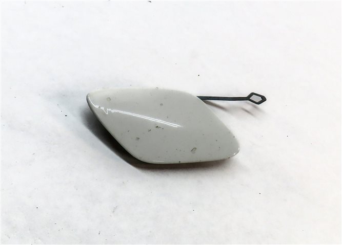 Thumbnail 3: 2016 MERCEDES E350 (W212) FRONT BUMPER TOWING TOW HOOK BOLT COVER TRIM (WHITE)