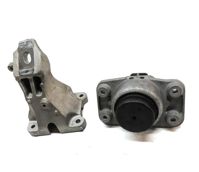 Thumbnail 2: 16 RANGE ROVER L405 5.0L SUPER FRONT RIGHT PASSENGER ENGINE MOTOR MOUNT BRACKET