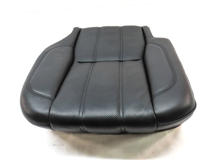 Thumbnail 2: 2016 LAND RANGE ROVER (L405) REAR RIGHT LOWER COMFORT HEAT VENT CUSHION (BLACK)