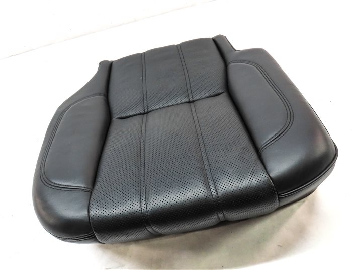 Thumbnail 3: 2016 LAND RANGE ROVER (L405) REAR RIGHT LOWER COMFORT HEAT VENT CUSHION (BLACK)