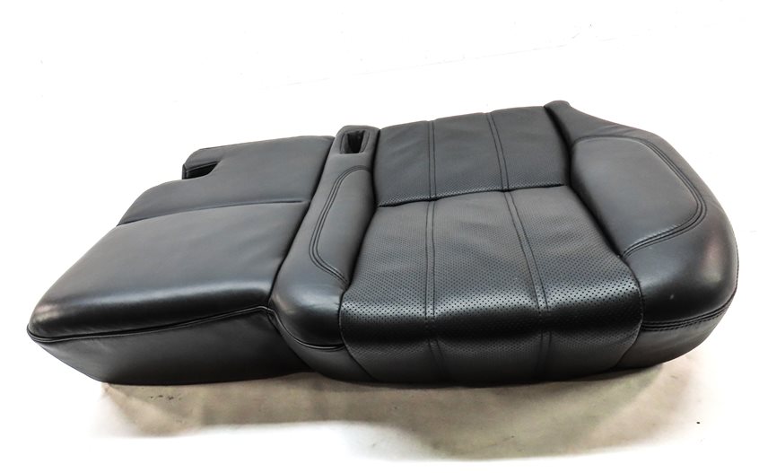 Thumbnail 2: 16 RANGE ROVER (L405) REAR LEFT/CENTER LOWER COMFORT HEAT VENT CUSHION (BLACK)