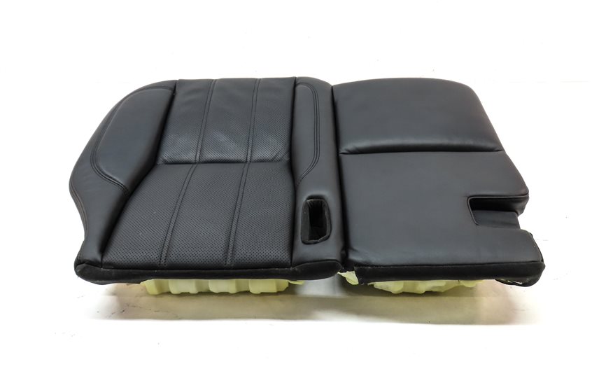 Thumbnail 4: 16 RANGE ROVER (L405) REAR LEFT/CENTER LOWER COMFORT HEAT VENT CUSHION (BLACK)