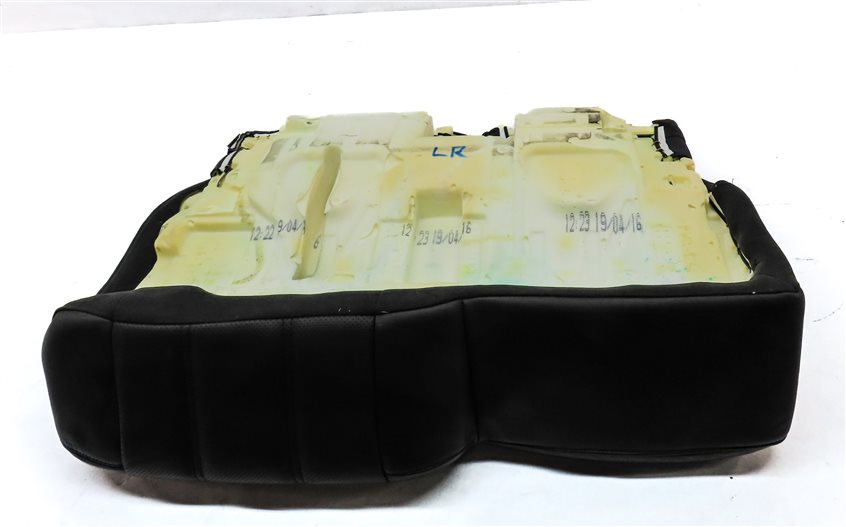 Thumbnail 5: 16 RANGE ROVER (L405) REAR LEFT/CENTER LOWER COMFORT HEAT VENT CUSHION (BLACK)