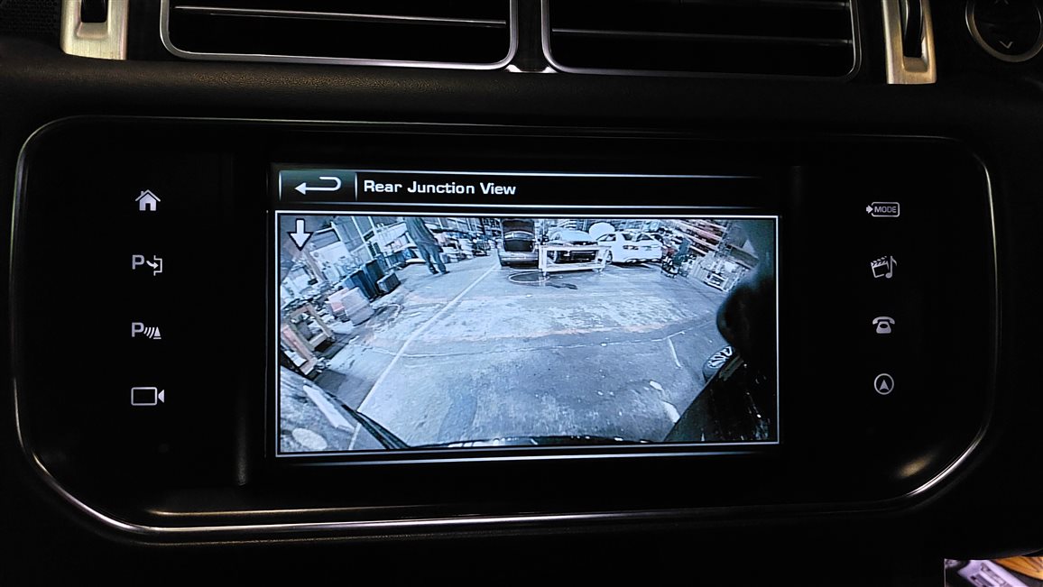 Thumbnail 2: 16 LAND RANGE ROVER L405 REAR TRUNK HATCH HANDLE RELEASE BUTTON REARVIEW CAMERA