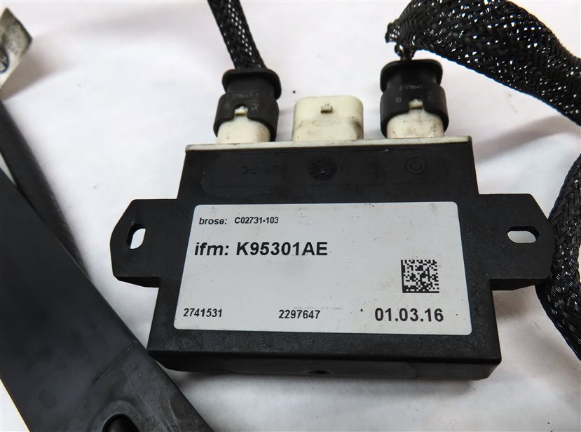 Thumbnail 5: 2016 LAND RANGE ROVER (L405) REAR RIGHT TRUNK HATCH SMART OPENER MODULE ANTENNA
