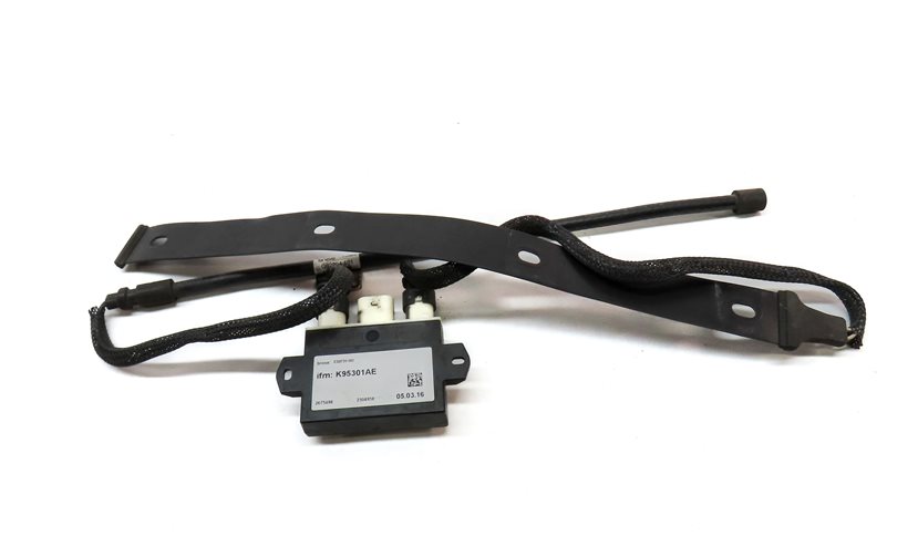 Thumbnail 2: 2016 LAND RANGE ROVER (L405) REAR LEFT TRUNK HATCH SMART OPENER MODULE ANTENNA