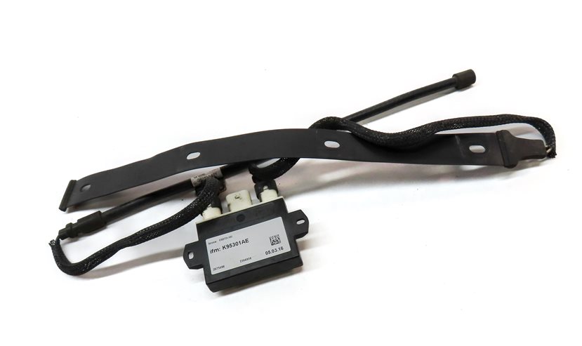 Thumbnail 3: 2016 LAND RANGE ROVER (L405) REAR LEFT TRUNK HATCH SMART OPENER MODULE ANTENNA