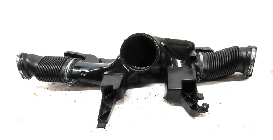 Thumbnail 2: 2016 LAND RANGE ROVER (L405) 5.0L SUPER ENGINE AIR INTAKE RESONATOR TUBE HOSE