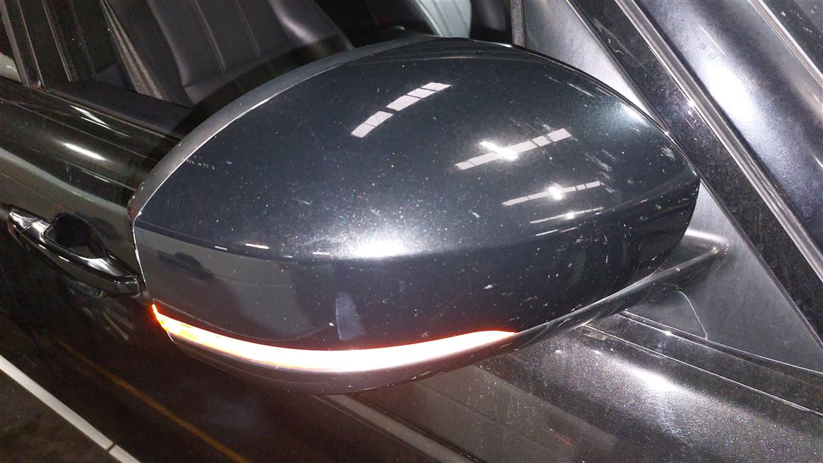 Thumbnail 2: 2014-2017 RANGE ROVER (L405) RIGHT AUTODIM BLIND SPOT CAMERA DOOR MIRROR (BLACK)