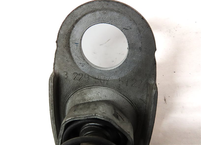 Thumbnail 10: 2008 LAND RANGE ROVER (L322) FRONT HOOD BONNET LID SAFETY HOOK CATCH LATCH SET/3