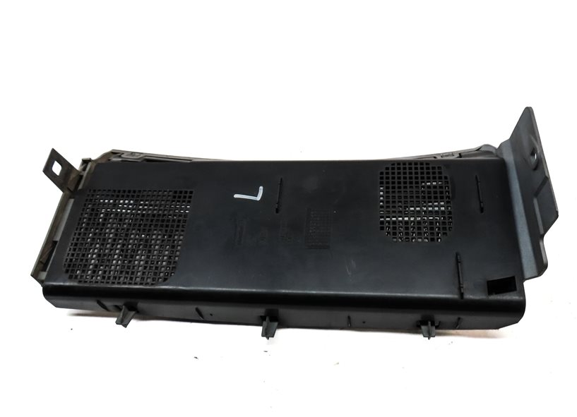 Thumbnail 5: 2008 LAND RANGE ROVER (L322) FRONT LEFT DRIVER FENDER AIR VENT GRILLE TRIM