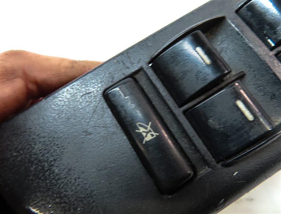 Thumbnail 9: 2004-2009 RANGE ROVER (L322) LEFT FRONT DRIVER P-FOLD WINDOW SWITCH w/ TRIM