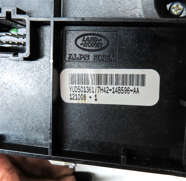 Thumbnail 7: 08 RANGE ROVER L322 TERRAIN RIDE HEIGHT TRACTION CONTROL SELECT SWITCH PANEL