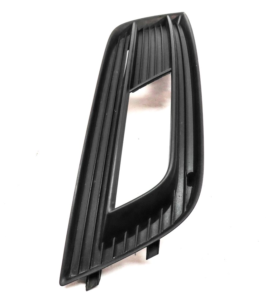 Thumbnail 6: 2013 AUDI A4 (B8 8K) FRONT LEFT DRIVER LOWER FOG LIGHT FOGLIGHT TRIM GRILLE
