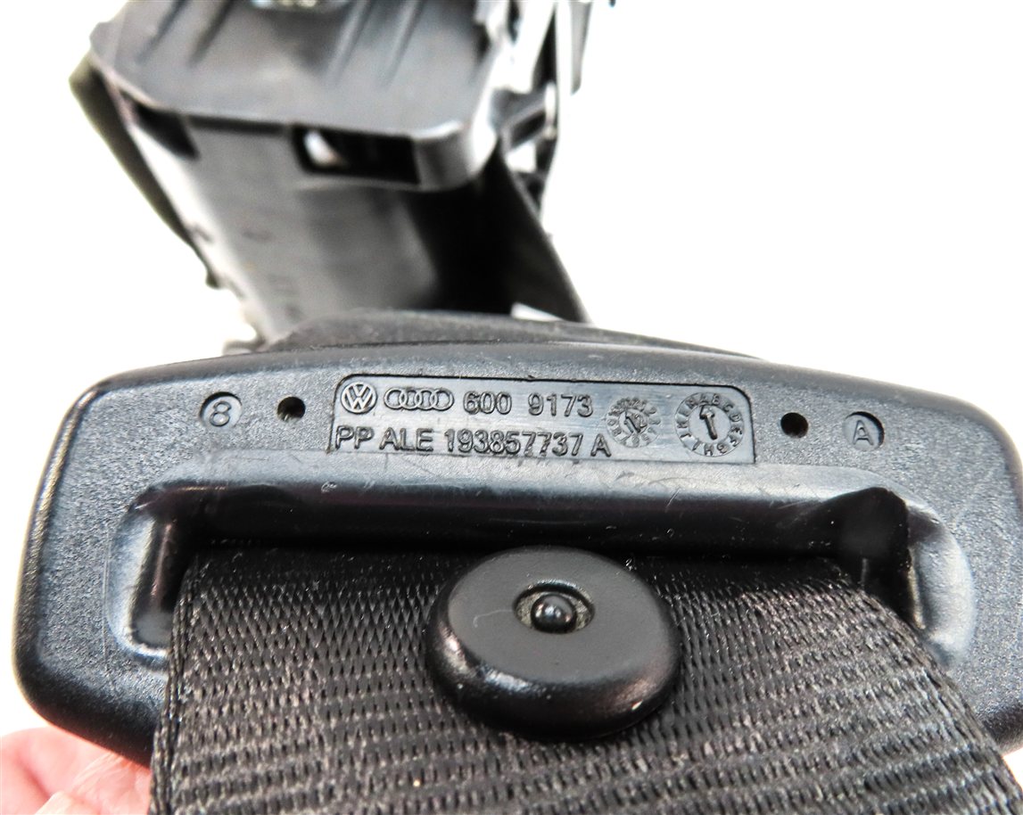 Thumbnail 9: 2009-2017 AUDI A4 A5 S4 S5 RS5 (B8 8K 8T) LEFT FRONT SEATBELT BUCKLE RECEIVER