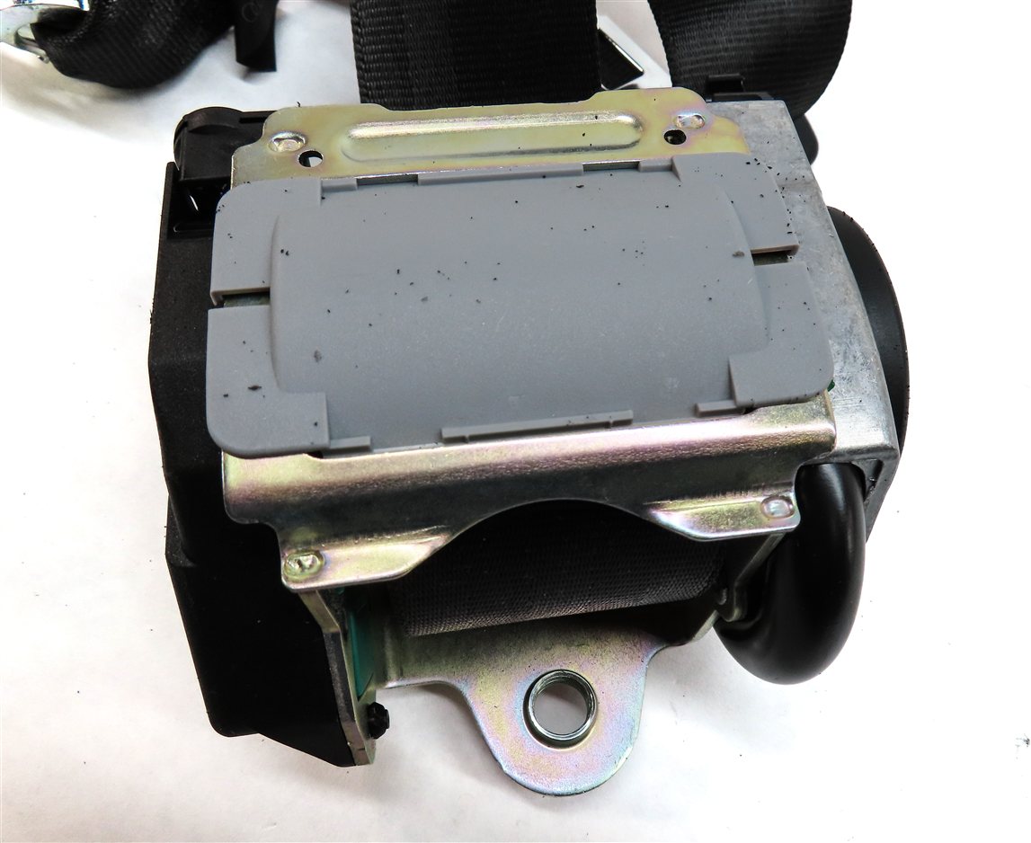 Thumbnail 7: 2013 AUDI A4 (B8 8K) REAR RIGHT SEAT SEATBELT BELT RETRACTOR (BLACK)
