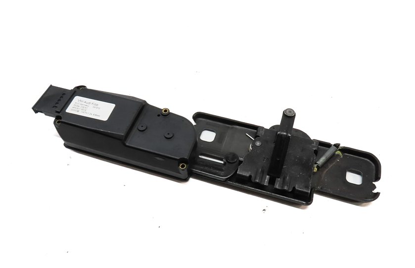 Thumbnail 1: 2013 AUDI Q5 (B8 8R) REAR TRUNK TAILGATE LIFTGATE HATCH STRIKER PLATE ACTUATOR