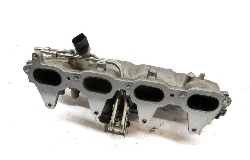 Thumbnail 1: 13-14 AUDI A4 A5 ALLROAD Q5 B8 8K 8T 2.0L TURBO ENGINE INTAKE MANIFOLD DIFFUSER