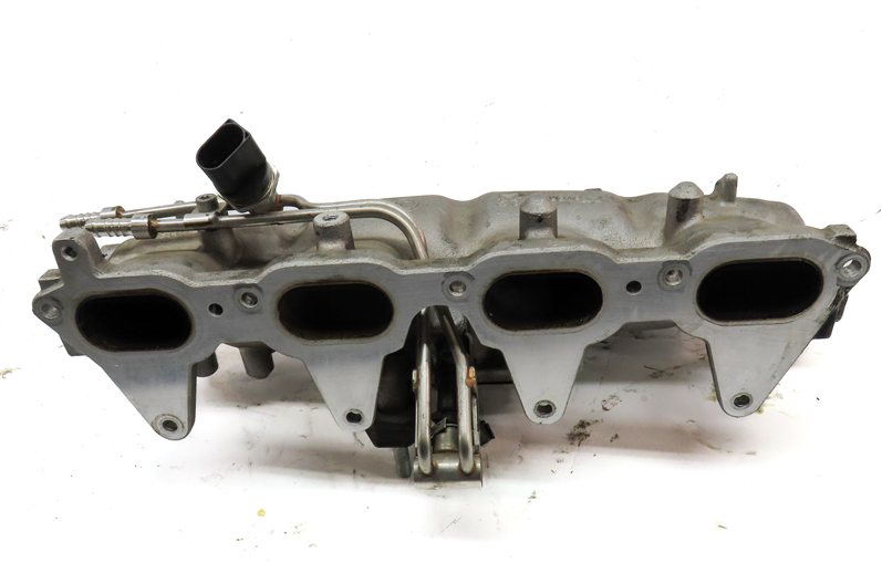 Thumbnail 2: 13-14 AUDI A4 A5 ALLROAD Q5 B8 8K 8T 2.0L TURBO ENGINE INTAKE MANIFOLD DIFFUSER