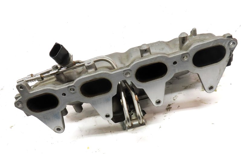 Thumbnail 3: 13-14 AUDI A4 A5 ALLROAD Q5 B8 8K 8T 2.0L TURBO ENGINE INTAKE MANIFOLD DIFFUSER