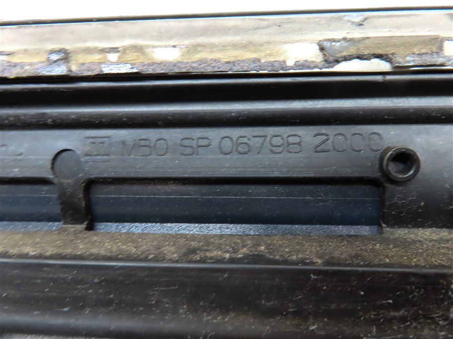 Thumbnail 8: 2013 AUDI Q5 (B8 8R) FRONT LEFT DRIVER EXTERIOR LOWER DOOR TRIM MOULDING (GRAY)