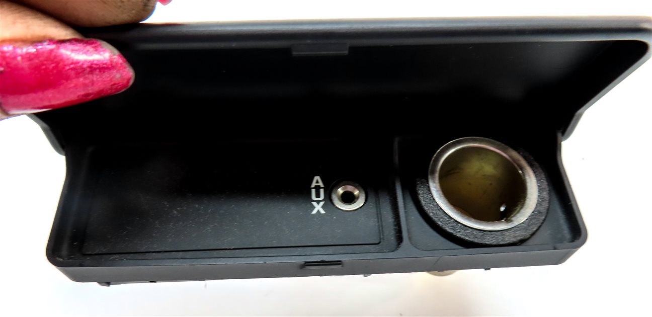 Thumbnail 6: 12 LAND ROVER LR4 (L319) RADIO STEREO AUXILIARY AUX AUDIO INPUT JACK w/12V PANEL