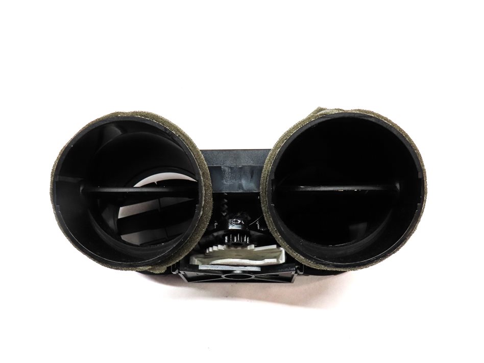 Thumbnail 4: 2012 LAND ROVER LR4 (L319) REAR CENTER CONSOLE HEAT AIR AC VENT (BLACK)