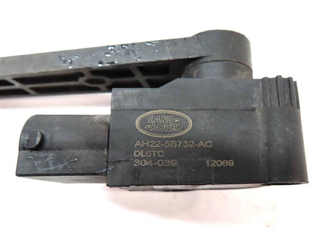 Thumbnail 5: 2012 LAND ROVER LR4 (L319) REAR RIGHT SUSPENSION HEIGHT LEVEL SENSOR