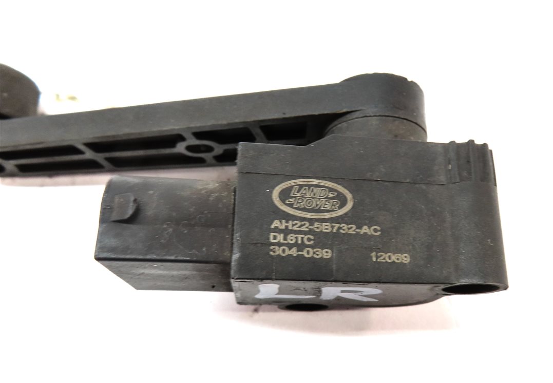 Thumbnail 5: 2012 LAND ROVER LR4 (L319) REAR LEFT SUSPENSION HEIGHT LEVEL SENSOR
