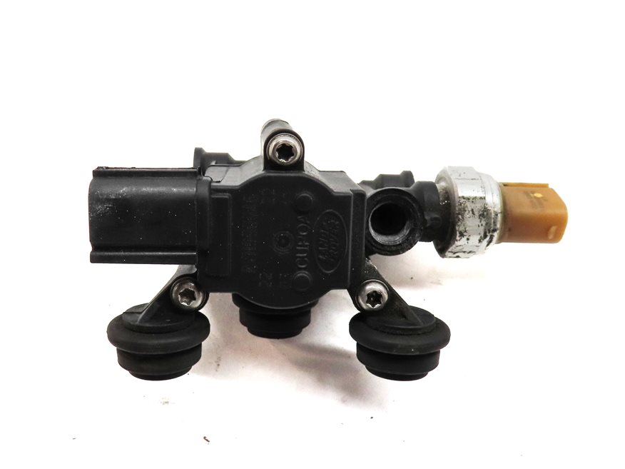 Thumbnail 5: 2012 LAND ROVER LR4 (L319) AIR SUSPENSION TRANSFER RELIEF VALVE BLOCK