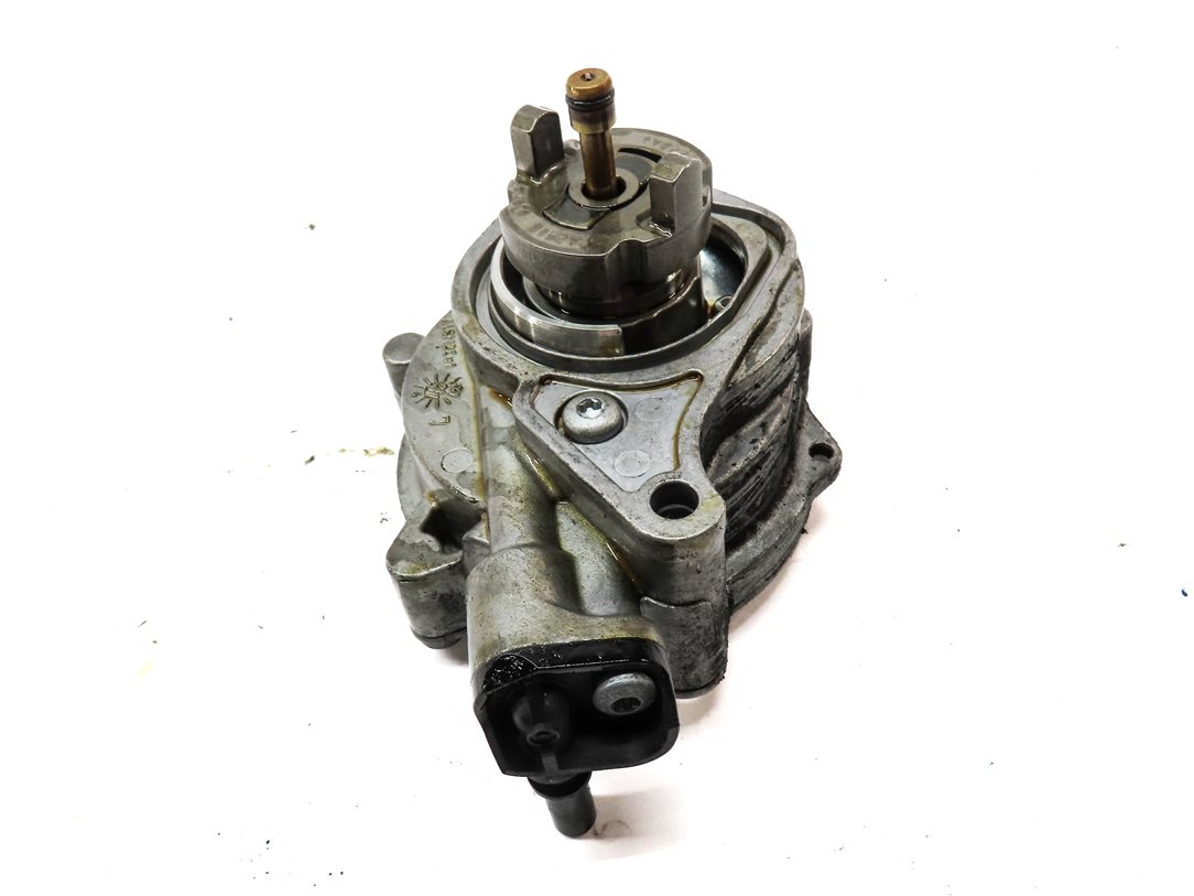 Thumbnail 2: 2010-2019 RANGE ROVER SPORT LR4 / JAGUAR XE XF XK 3.0L / 5.0L BRAKE VACUUM PUMP