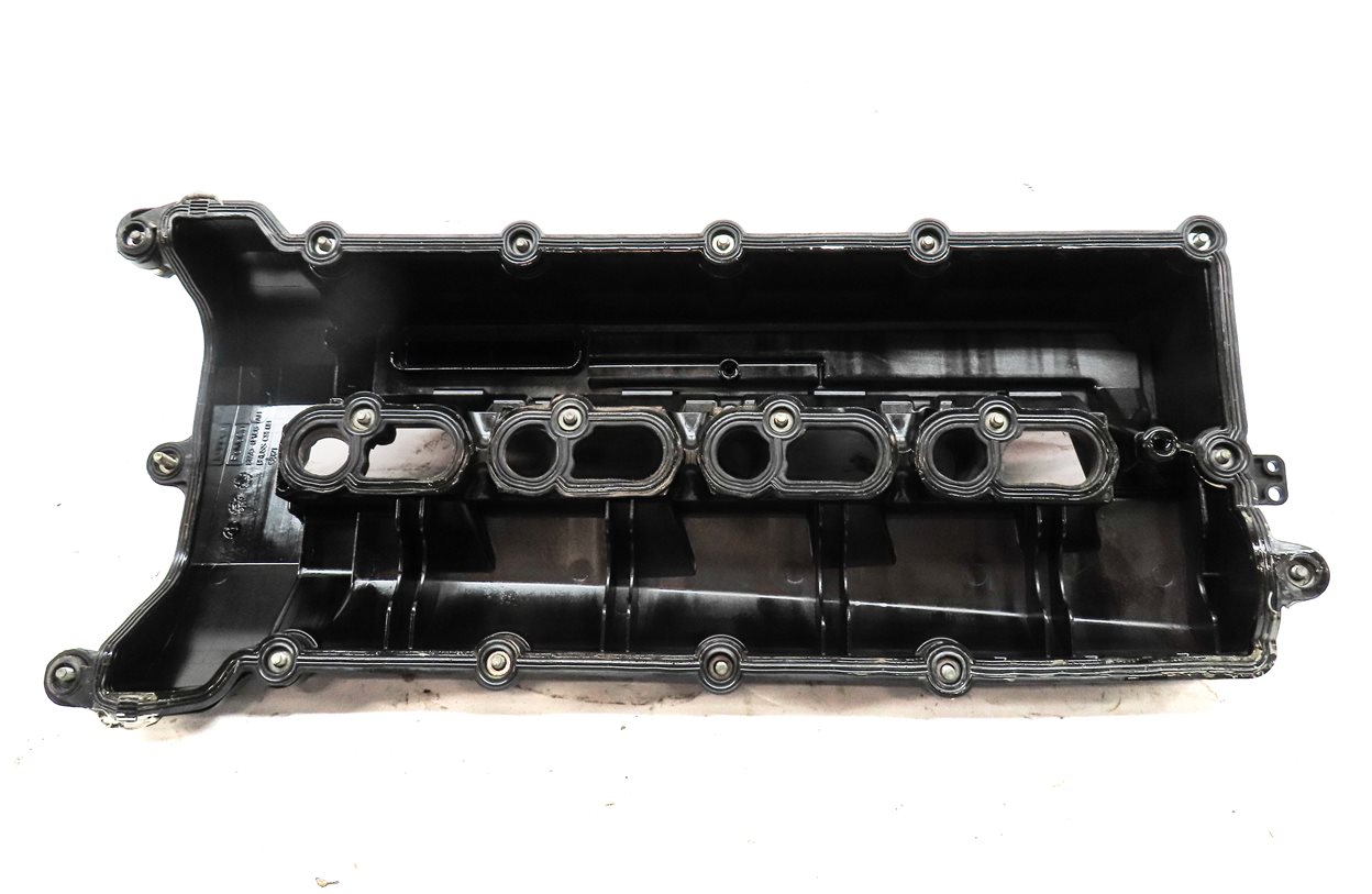 Thumbnail 8: 2010-2018 RANGE ROVER / SPORT (L320 L322 L494 L405) 5.0L V8 - RIGHT VALVE COVER
