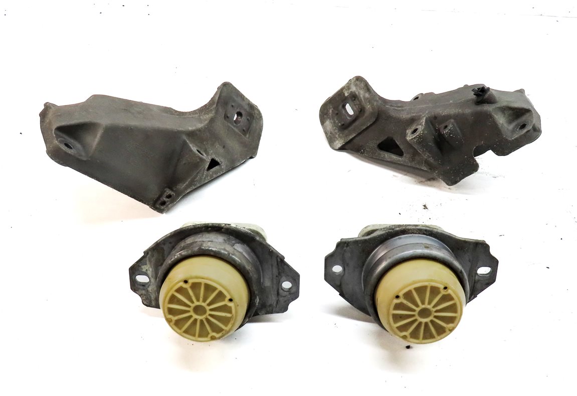 Thumbnail 2: 2012 LAND ROVER LR4 (L319) 5.0L NON SUPER LEFT & RIGHT ENGINE MOTOR MOUNT SET/ 4