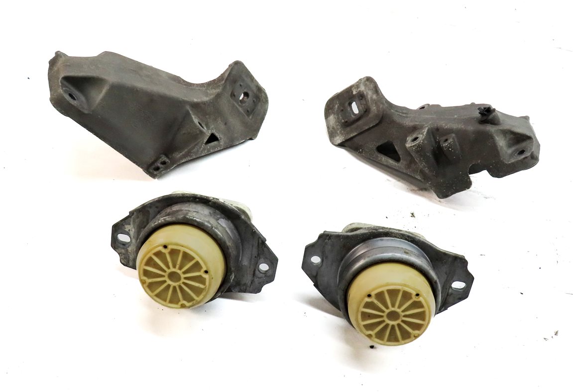 Thumbnail 3: 2012 LAND ROVER LR4 (L319) 5.0L NON SUPER LEFT & RIGHT ENGINE MOTOR MOUNT SET/ 4