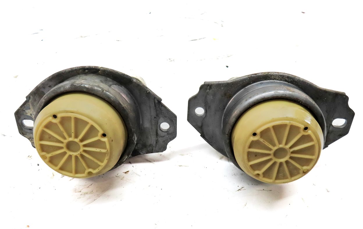 Thumbnail 9: 2012 LAND ROVER LR4 (L319) 5.0L NON SUPER LEFT & RIGHT ENGINE MOTOR MOUNT SET/ 4