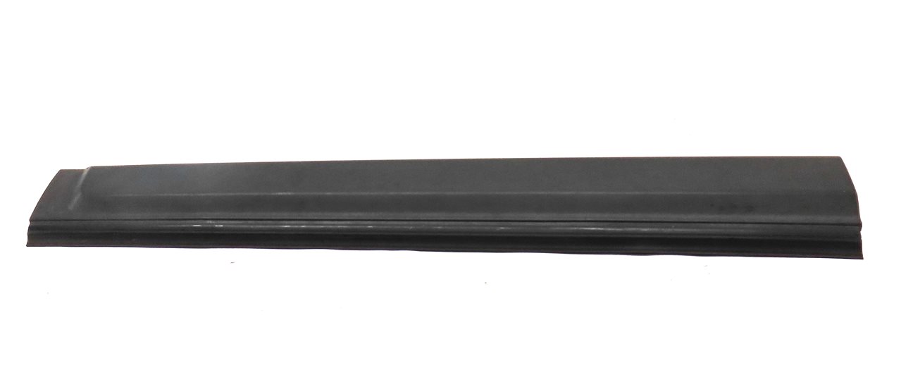 Thumbnail 2: 2012 LAND ROVER LR4 (L319) FRONT LEFT DRIVER LOWER DOOR TRIM MOULDING (BLACK)